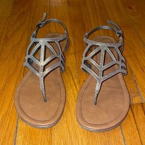 Kelly & Katie Grey Sandals size 7.5